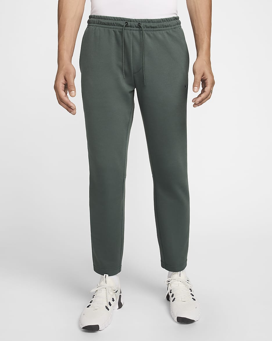 Pantalon nike tapered hotsell